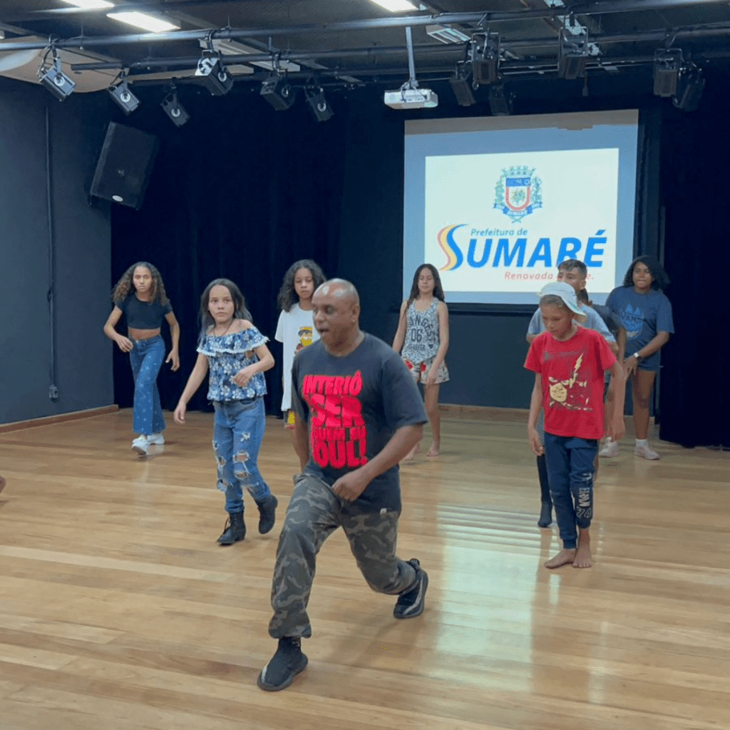 alunos-fazem-ultimos-ajustes-para-apresentacao-de-danca-no-aniversario-de-sumare