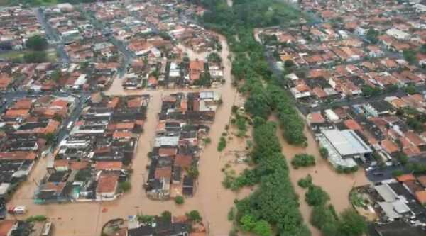 Moradores de cinco bairros de Sumaré sofrem com as enchentes causadas pela chuva de domingo moradores-de-cinco-bairros-de-sumare-sofrem-com-as-enchentes-causadas-pela-chuva-de-domingo