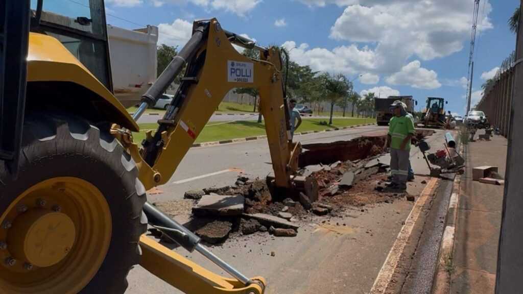 avenida-de-sumare-e-bloqueada-para-reparos-apos-rompimento-de-adutora