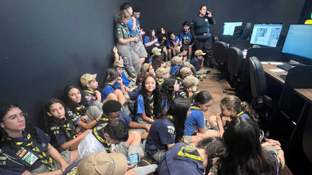 guarda-de-sumare-recebe-grupo-de-escoteiros-quilombo-para-visita-educativa