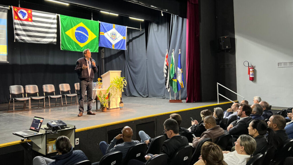 debate-sobre-reforma-tributaria-com-deputado-federal-em-sumare-reune-150-pessoas