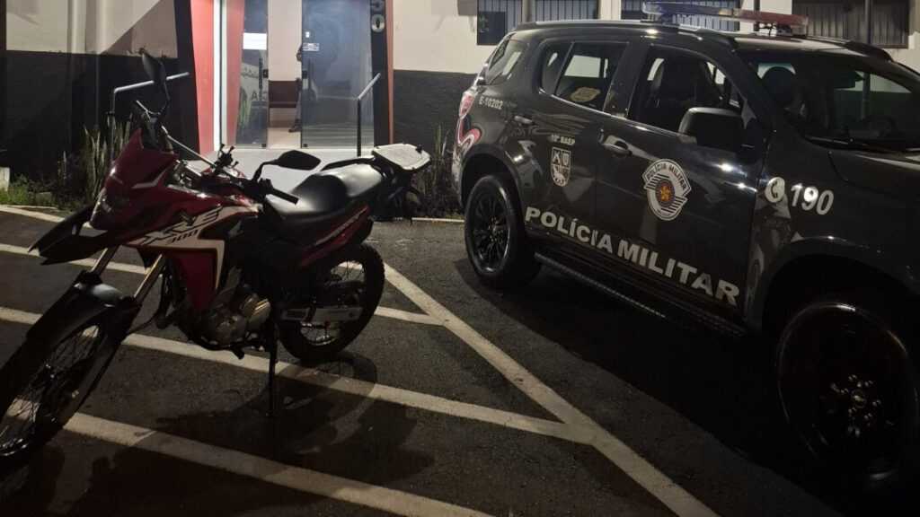 baep-prende-suspeito-por-receptacao-e-recupera-moto-roubada-no-jd.-vitoria,-em-sumare
