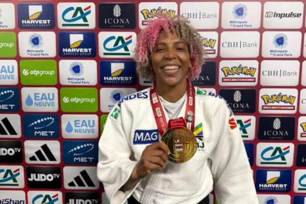 Rafaela Silva brilha e é campeã no Grand Slam de Paris de Judô rafaela-silva-brilha-e-e-campea-no-grand-slam-de-paris-de-judo