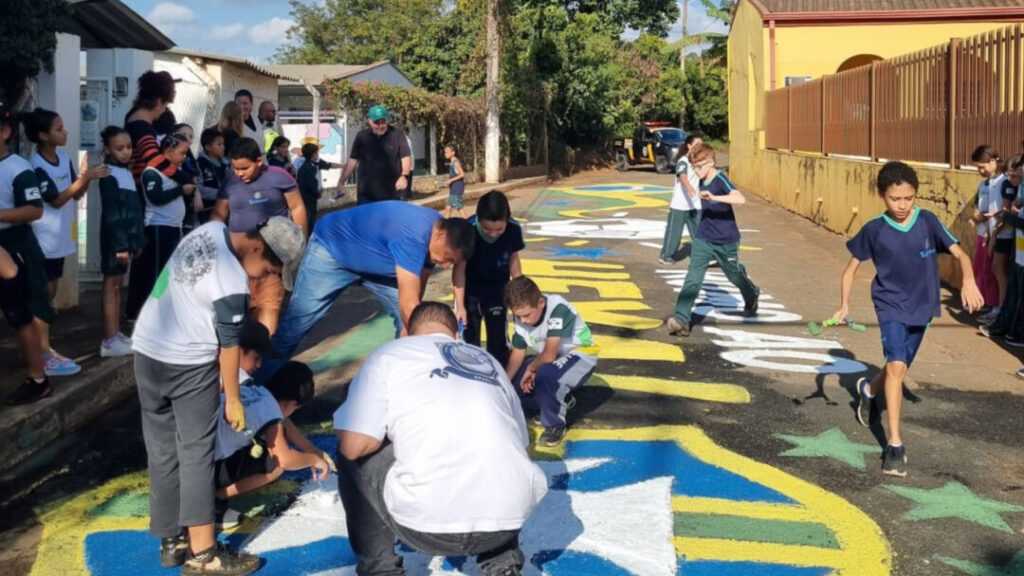 Sumaré e Hortolândia entram no clima da Copa do Mundo com resgate da tradição de pintar ruas sumare-e-hortolandia-entram-no-clima-da-copa-do-mundo-com-resgate-da-tradicao-de-pintar-ruas