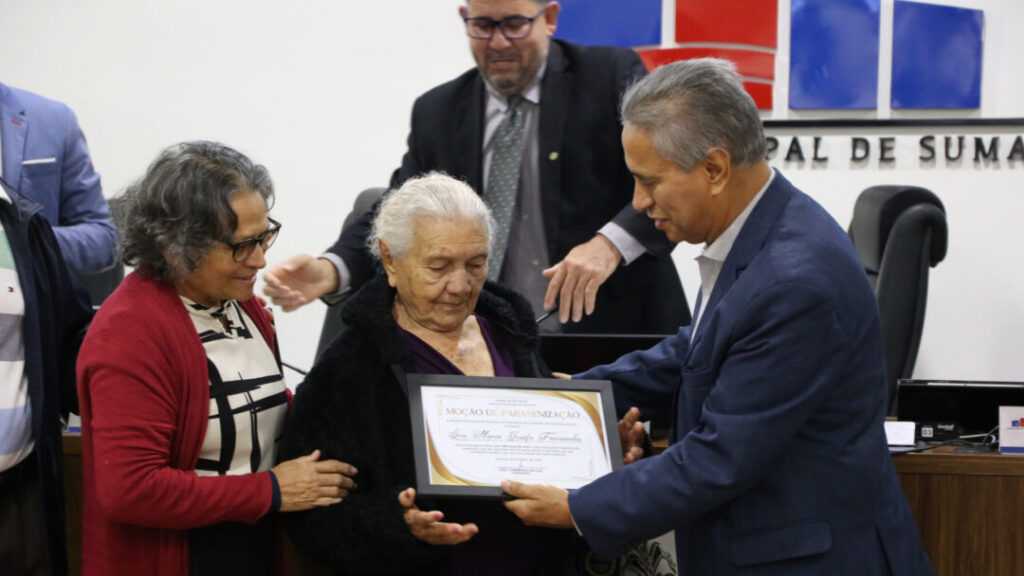 camara-municipal-de-sumare-presta-homenagem-a-moradora-centenaria-da-cidade