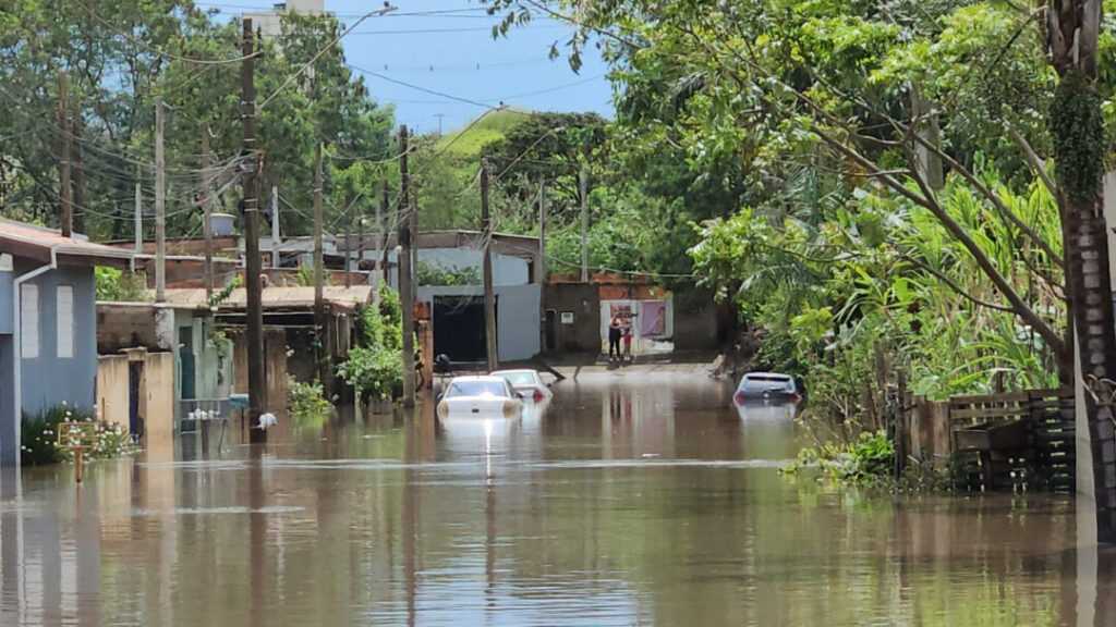 cheia-do-ribeirao-quilombo-afeta-100-familias-em-sumare;-17-sao-removidas