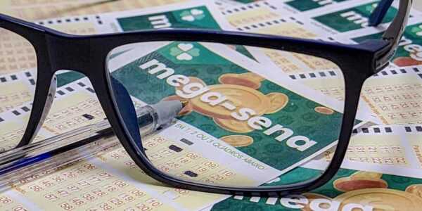 Mega-Sena acumula para R$ 52 milhões; veja os números sorteados mega-sena-acumula-para-r$-52-milhoes;-veja-os-numeros-sorteados
